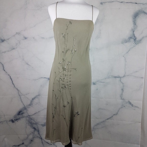 Banana Republic Dresses & Skirts - Sale! Banana Republic | Silk Dress w/ Embroidery